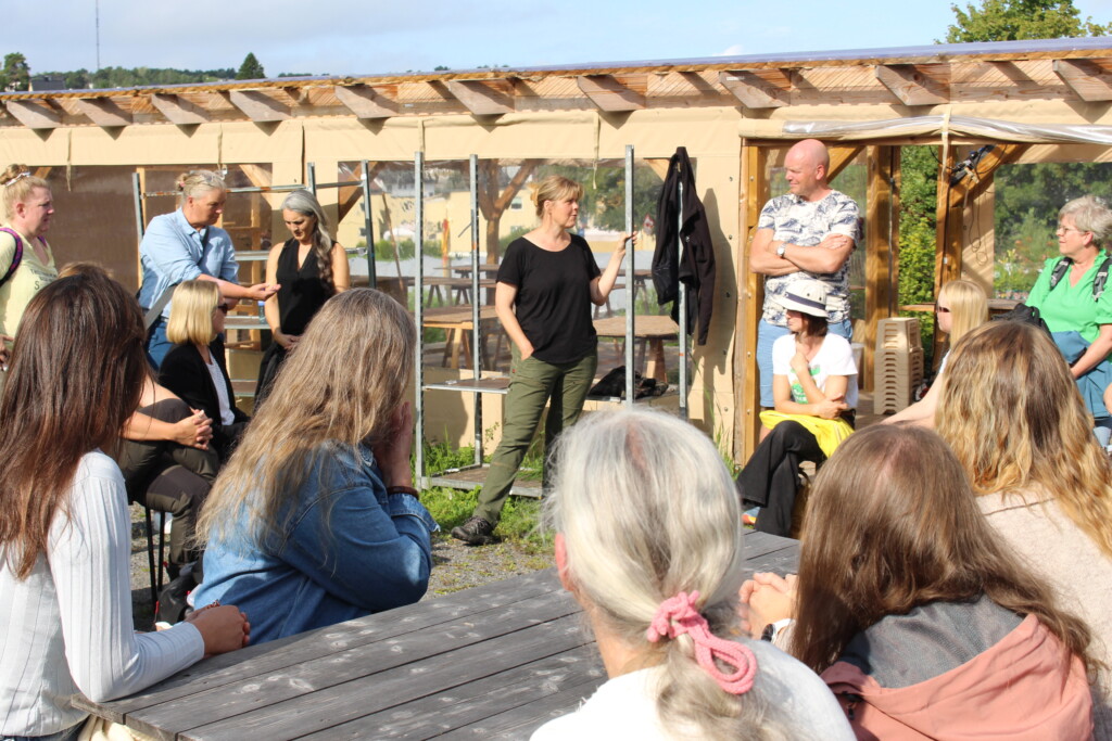 Anja Bruland hos Blomsterhagen på Abildsø forteller om driften