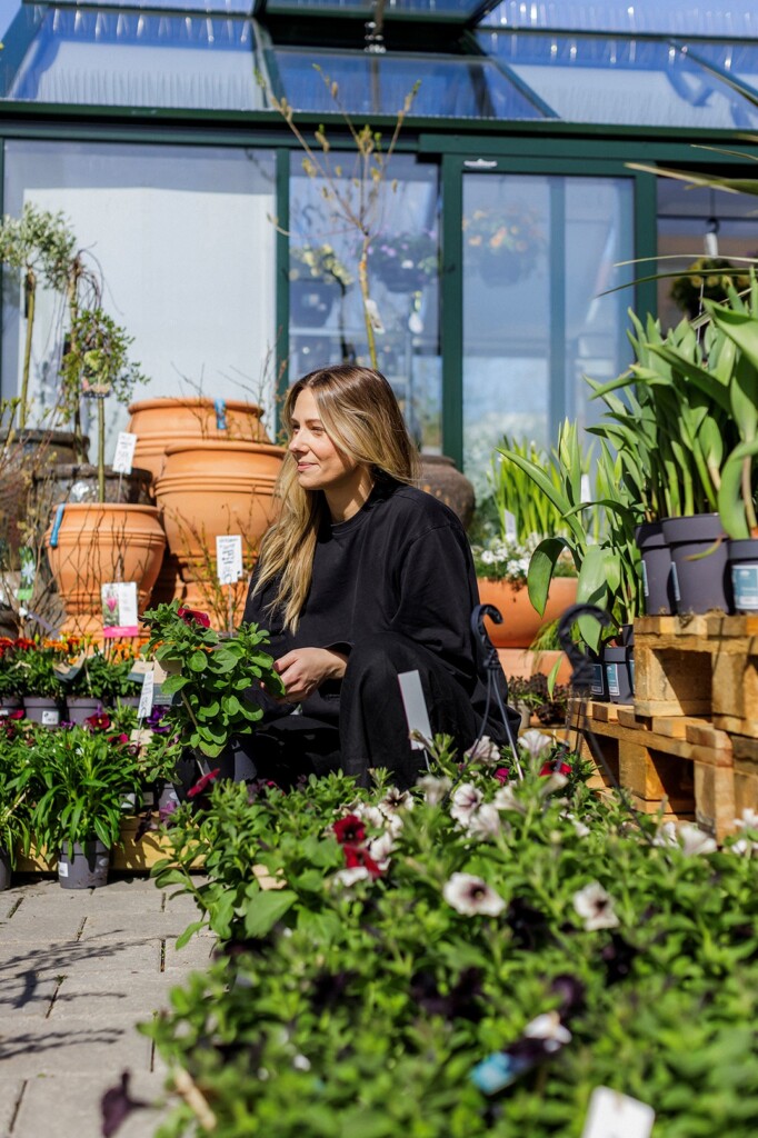 Louise Kjær driver i dag Jord mikrohagesenter