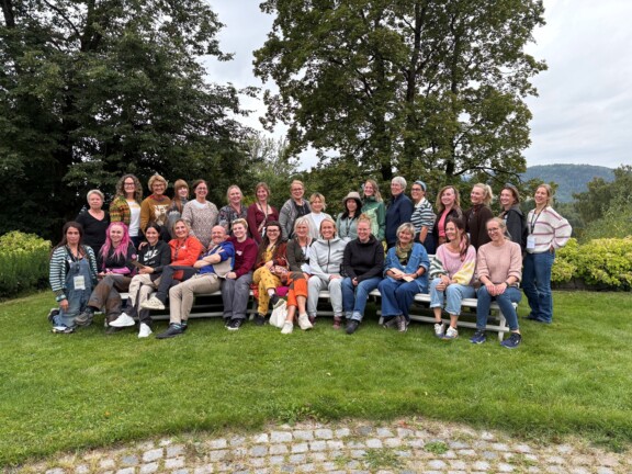 30 personer avbildet ute på Vea, fordi de er deltagere på Vea-mesterskapet 2026