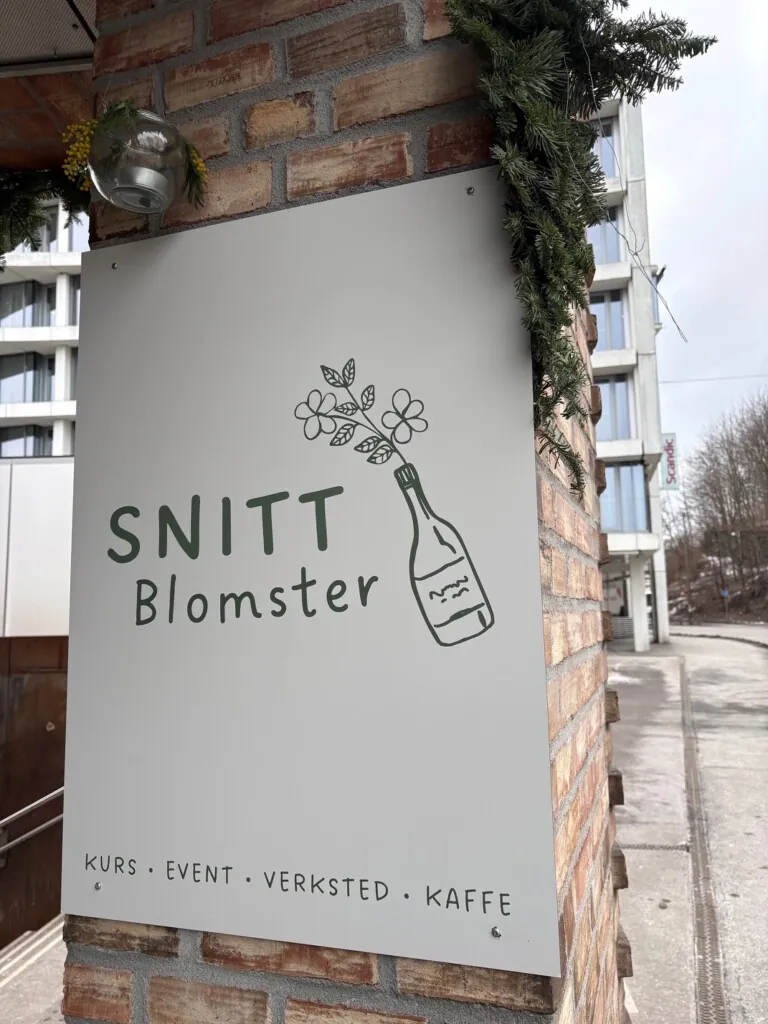 Skilt som viser at du her finner Snitt blomster